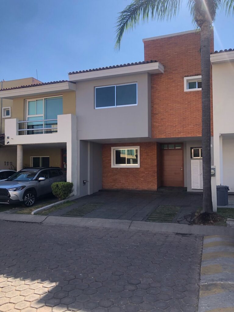 CASA EN VENTA EN NACIONES UNIDAS