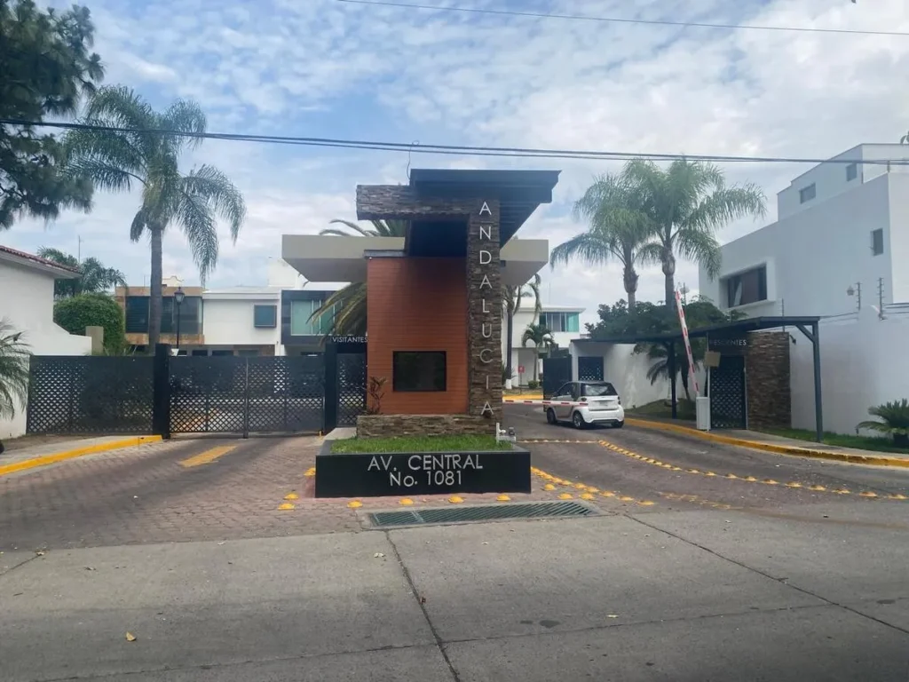 VENTA DE HERMOSA CASA ESTILO COLONIAL MEXICANO