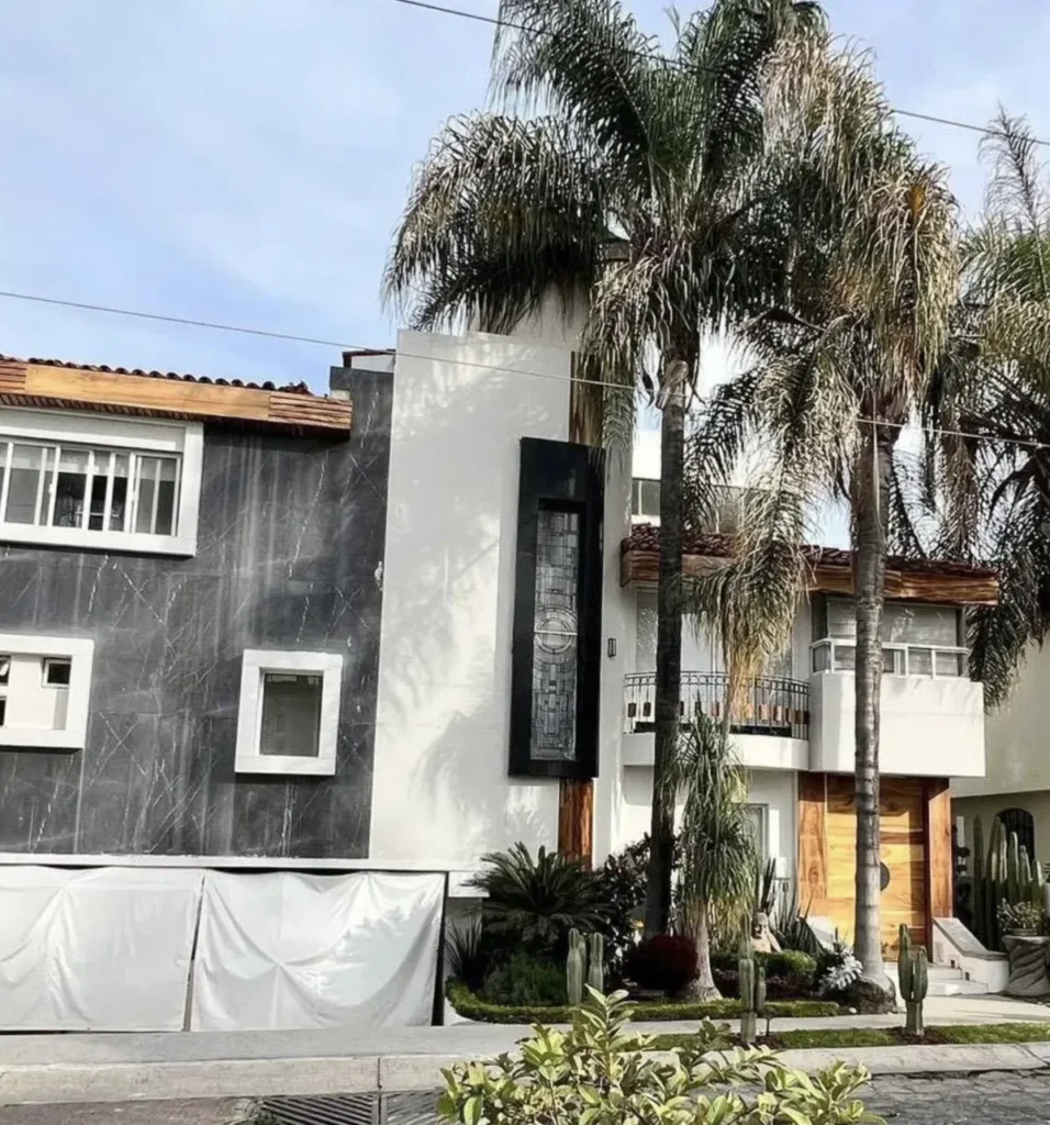CASA EN VENTA EN JARDÍN REAL CON ACABADOS DE LUJO EN OPORTUNIDAD Jardín Real, Zapopan