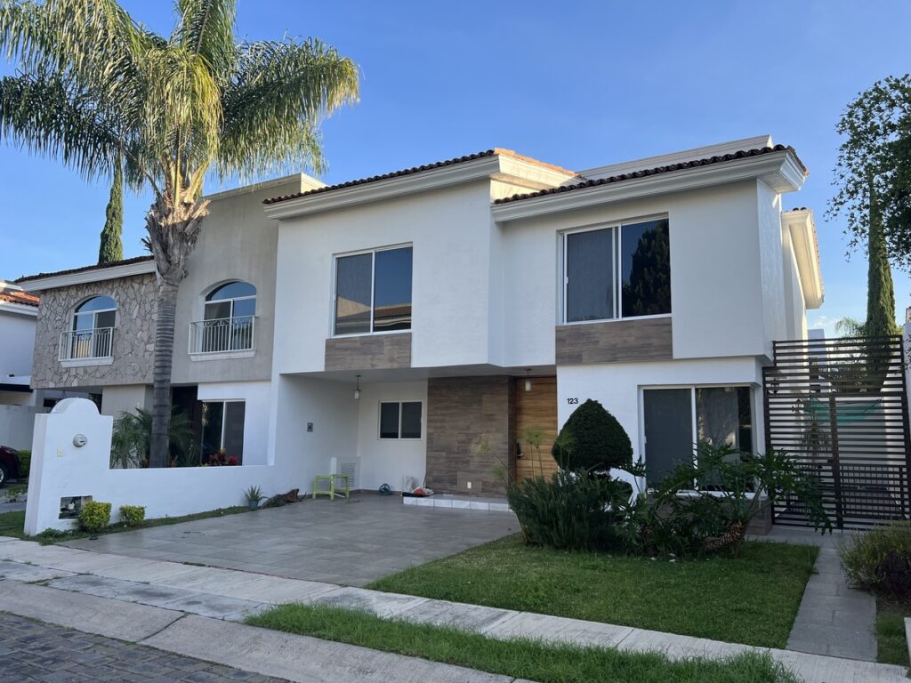 CASA EN VENTA JARDIN REAL